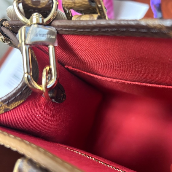 3100$ with wallet and strap - Picture 14 of 14